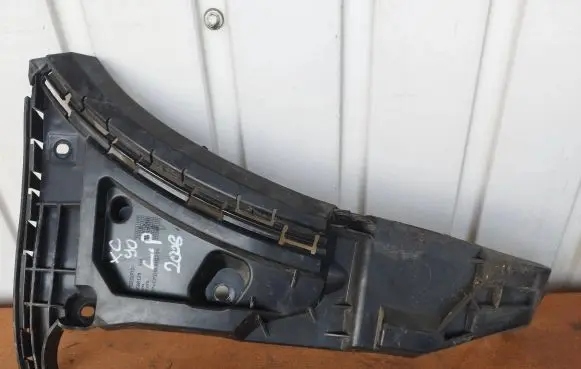 Volvo XC90 Front bumper mounting bracket 30698128