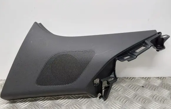 (D)pillar trim (top)