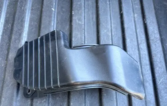 Porsche Macan (95B) Intercooler air channel guide 95B317017