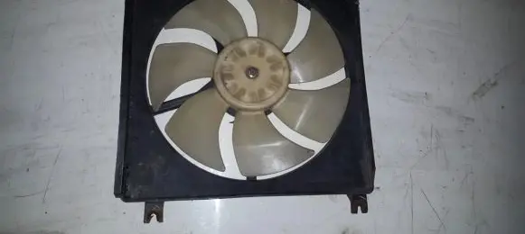 Suzuki Liana Radiator cooling fan shroud 9556170H0