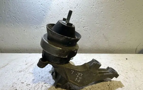 Audi A6 S6 C6 4F Engine mount bracket