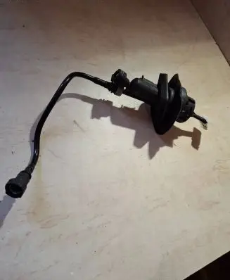 Ford C-MAX I Clutch master cylinder 3M517A543 011430