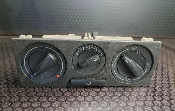 Volkswagen PASSAT B5 Climate control unit 1J0819045F 901511201000 1J0919045F