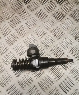 Skoda Octavia Mk2 (1Z) Fuel injector 038130079gx