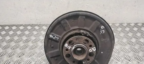 Mercedes-Benz E W212 Rear wheel hub