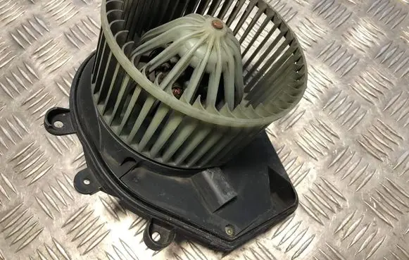 Audi A6 S6 C5 4B Heater fan/blower 8D1820021 740221233F