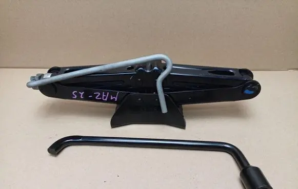 Peugeot 208 I Lift Jack 