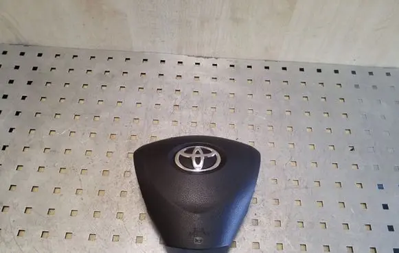 Toyota Auris 150 Steering wheel airbag 4513002290B0