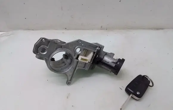Opel Zafira B Ignition lock 501975