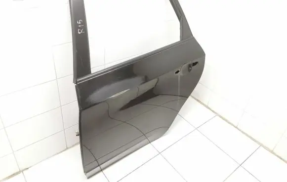 Subaru Impreza III Rear door