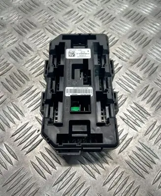 BMW 4 F36 Gran coupe Fuse module 9389068