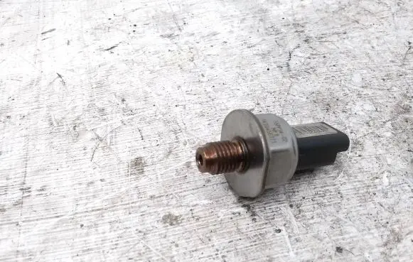 Fuel pressure sensor