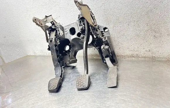 Opel Insignia A Pedal assembly 22771450 534863 21111