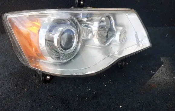 Chrysler Voyager Headlight/headlamp 26410203D1S