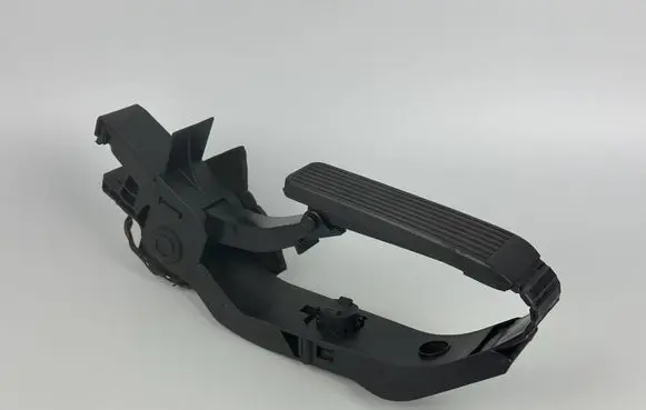 Mercedes-Benz C W203 Accelerator throttle pedal A2033000104 A2113010001 1293010382