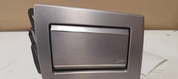 Jaguar XF X250 Dashboard side air vent grill/cover trim 8X23014A23 01042009 6615Z03