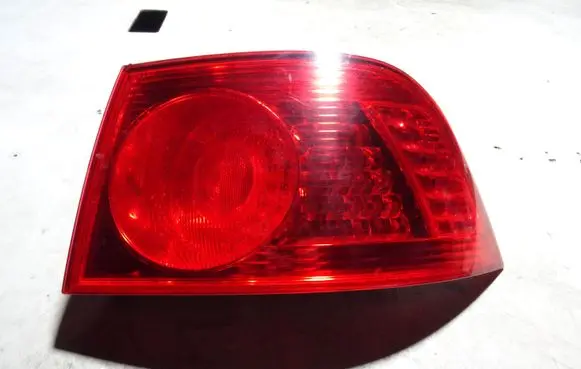 Volkswagen Phaeton Rear/tail lights 333156R