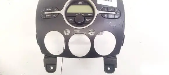 Mazda 2 Radio/CD/DVD/GPS head unit DF4669R0 14797613