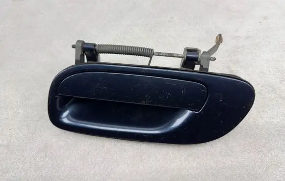 Volvo XC70 Front door exterior handle Z410