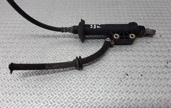 Mercedes-Benz Vito Viano W638 Clutch master cylinder