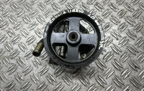 Toyota Corolla Verso E121 Power steering pump