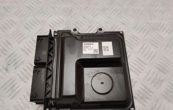 Volvo S90, V90 Engine control unit/module 32242005