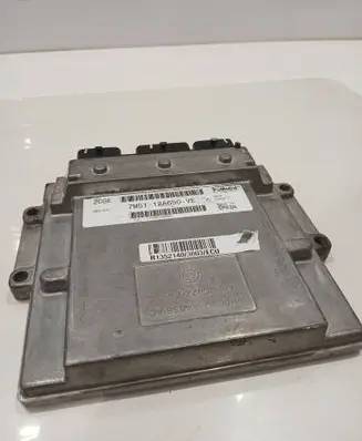 Ford C-MAX I Engine control unit/module 7M5112A650VE R135214030