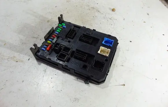 Peugeot Partner Fuse box set
