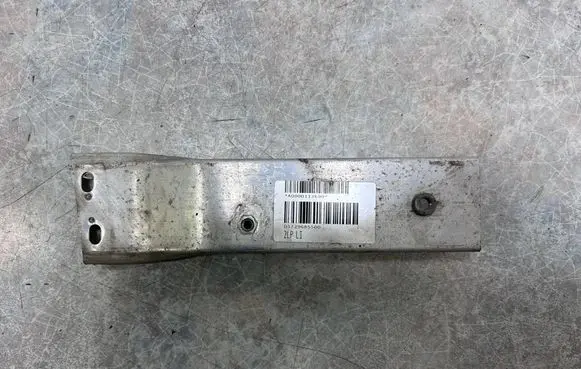 BMW i3 Front bumper mounting bracket 7296855