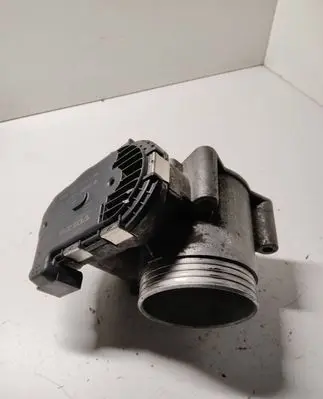 Volvo XC90 Throttle valve 30650013 03W381