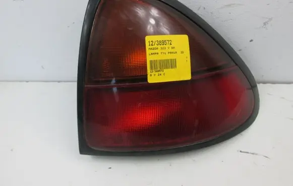 Mazda 323 F Rear/tail lights
