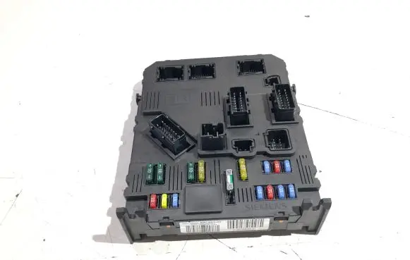 Peugeot 407 Comfort/convenience module 9655708480 S120104600L