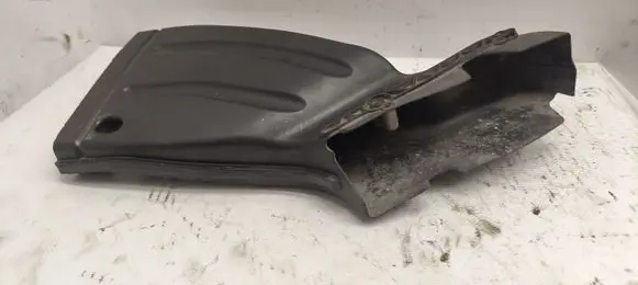 Audi A4 S4 B6 8E 8H Air intake duct part 8E0129618H