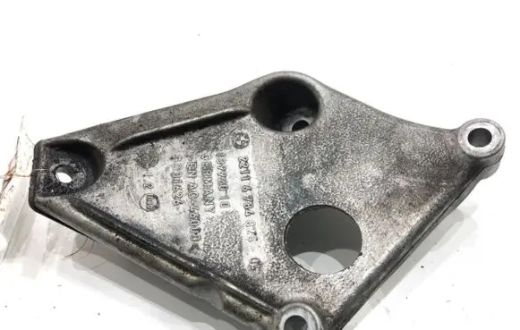 BMW 4 F32 F33 Engine mounting bracket 6784825