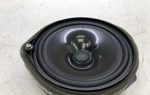 Honda CR-V Rear door speaker