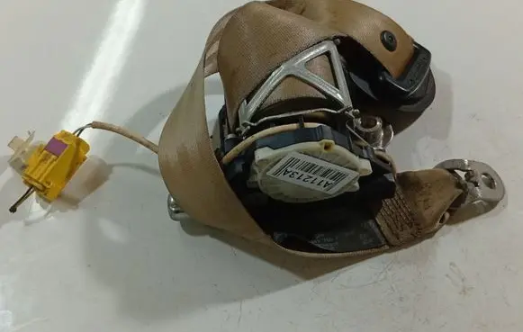 Volkswagen PASSAT B6 Front seatbelt 3C1857705F