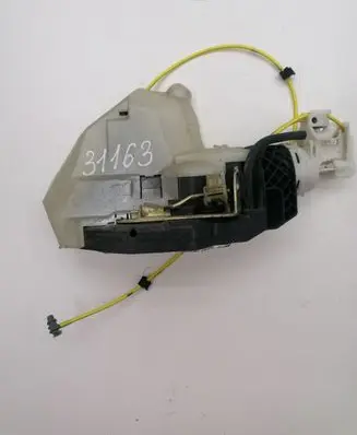Mercedes-Benz S W220 Rear door lock 2207305835