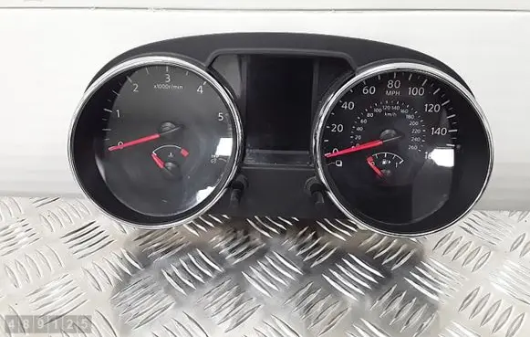 Nissan Qashqai Speedometer (instrument cluster)