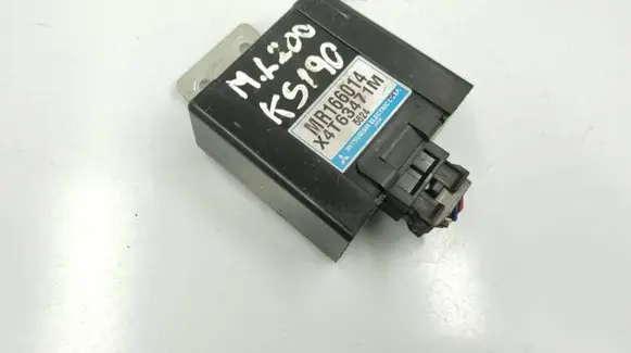 Mitsubishi L200 Transfer box differential control unit MR166014