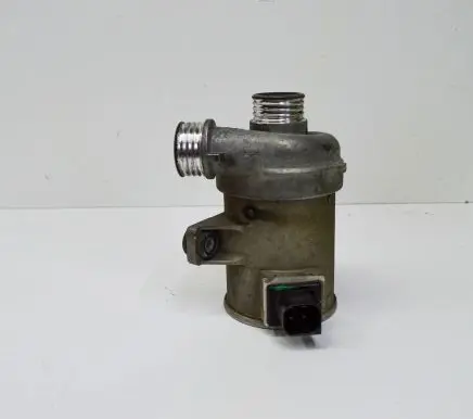 BMW 3 F30 F35 F31 Water pump 8625097