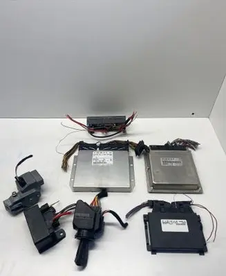 Mercedes-Benz E W210 Engine ECU kit and lock set 2105450208 33000301 0295452332
