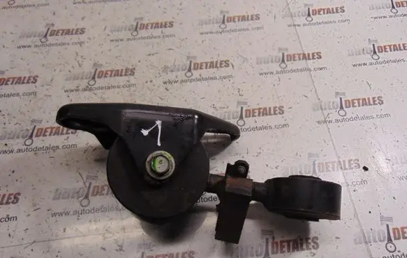 Toyota Camry Engine mount bracket