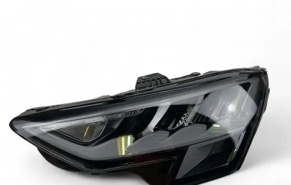 Audi A3 S3 8V Headlight/headlamp 8Y0941011