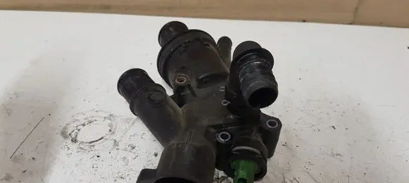 Ford Focus Thermostat/thermostat housing 9803648780
