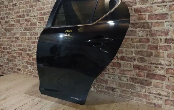 Lexus CT 200H Front door