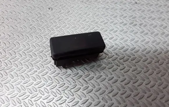 BMW 5 E39 Hazard light switch 8350947
