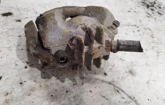 Peugeot Partner Front brake caliper 9670614080