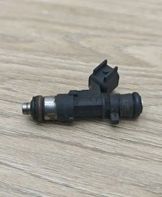 Volvo S80 Fuel injector 30757534 0280158096