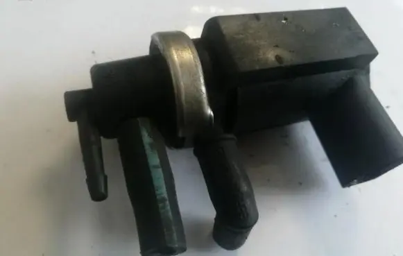 Audi A6 S6 C5 4B Turbo solenoid valve 059906627B 72290322