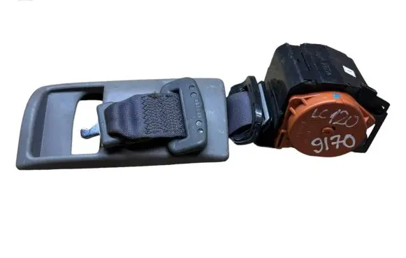 Middle seatbelt (rear)